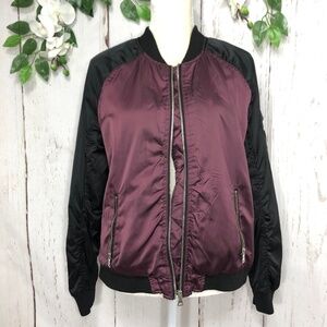 5x25🎁🎁🎁CHARLOTTE RUSSE CROPPED JACKET SIZE L